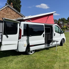 Calipso – Camper Opel Vivaro a 2 posti letto del 2011