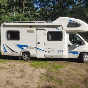 Cristall – The height of freedom: a spacious alcove camper