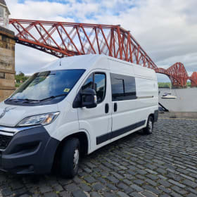 Stag – OFF-GRID 2 berth Shower Kitchen Heating - bedding included - Campervan 2016