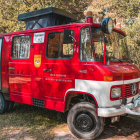 EndlessDestinations – 2p Mercedes-Benz bus from 1976