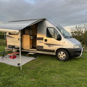 T’Beuzzie – Super Citroën Jumper Campervan 