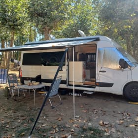 Buscamper – 2 persoons Renault bus uit 2019