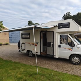 Fiat alcove 4 person camper