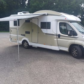 4p Bürstner semi-integrated uit 2010