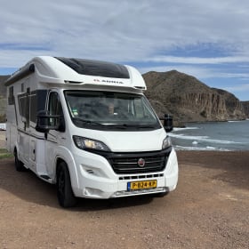 Adria Coral 670 met lengtebedden. Met alles erop en eraan! 