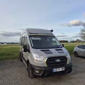 Theodore  – Swift-bus met 2 slaapplaatsen vanaf 2025