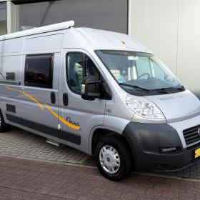 2p Sun Living bus uit 2009