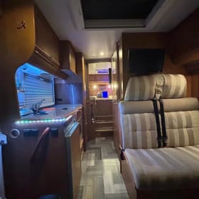 Luxuriöses Wohnmobil mit 4 Schlafplätzen.