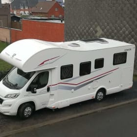 Ons Mieke...  – Rimor seal 695: Gezellige mobilhome met ruime slaapkamer. 