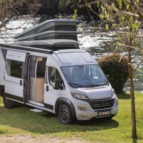 Duchess – Nieuwe campervan met TentTop