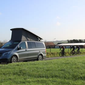 La liberté du camping, le luxe d'une chambre d'hôtel