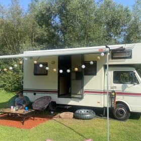 Vacances d'automne - escapade chaleureuse en voiture de collection - jusqu'à 5 couchages 