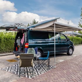 Menoenie – 4-person Volkswagen camper van