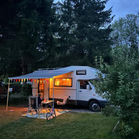 Meet Bennie! – Ruime retro camper met aparte kinderkamer