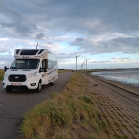 Benimar 444 V1 cocoon – 4p Benimar semi-integrated uit 2025