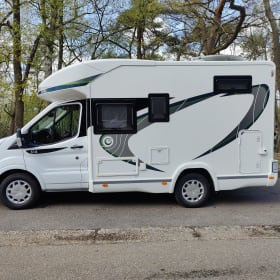 Bart en M-P – 4p Chausson semi-integrated uit 2020