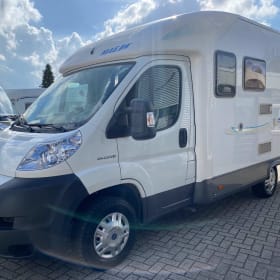 Bob – Camper huren? Ga op vakantie met deze 2 persoonscamper 