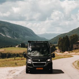 Vanluxe (Glamping on Wheels)