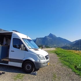 Billy – 2p Mercedes-Benz Sprinter camper van from 2009