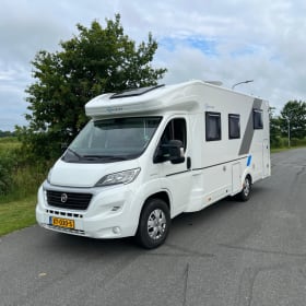 ColumBus – Luxe Gezinscamper 5pers. met fietsdrager