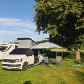 STEFAN – 4 berth Volkswagen campervan from 2018