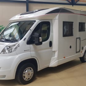 The Rolling palace – 4p Bürstner semi-integrated from 2012