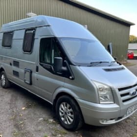 Sunset Adventurer – 2-persoons Ford campervan uit 2007