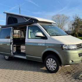 Ventje_CamperBuddy 2 – Ventje_Camper-Luxe VW T5 automatic - 5 seat belt places 
