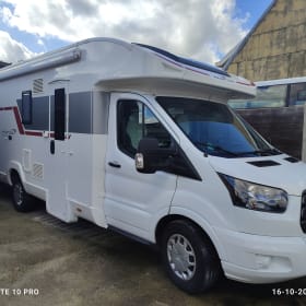 4p Roller Team Ford semi-integrated uit 2019