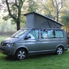 Wunderbar luxuriöser VW T5 California Beach Automatic