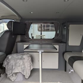 VERN  –  moderno camper Vauxhall Vivaro 