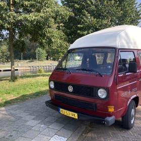 Jackie – 4p Volkswagen campervan from 1983