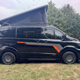 ELSIE – Ford-Wohnmobil mit 4 Schlafplätzen ab Baujahr 2018