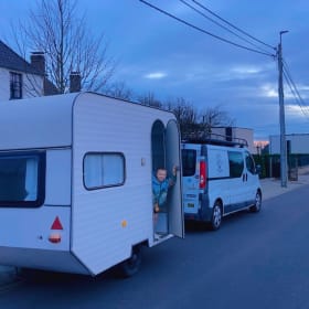 2-Personen-Renault-Bus aus dem Jahr 2012