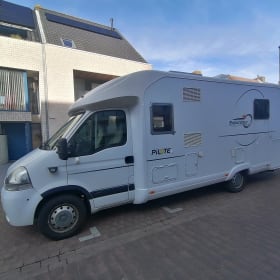 Ruime aangename camper 2pers – 2p Pilote semi-integrated from 2007