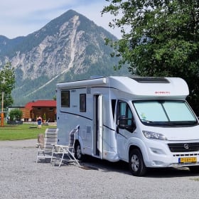 Roxi – Dethleffs Semi-integrated 4p from 2021 (Very nice and complete)