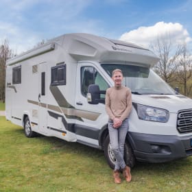 Summer Boy – 4p Benimar camper with large king size bed