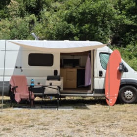 Boxy – Spacious off-grid bus camper 'Boxy' 2/3 pers. (2014)