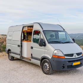 Tembo – Super attractive off-grid camper