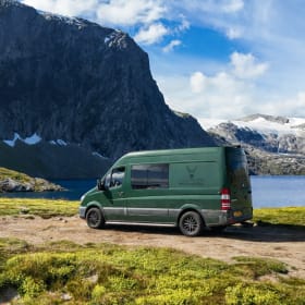 Ome Jan  – 2p Mercedes-Benz bus from 2011