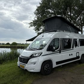 Fiat uit 2024 – Carado camper bus with tilt roof