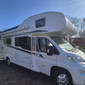 Familiecamper – 6p Citroën alcove from 2018