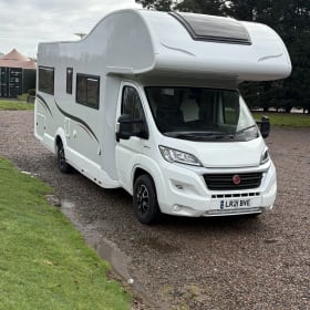 Autoroller 746 automatic – 6 berth Roller Team automatic 