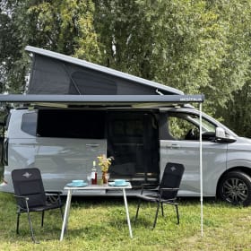 Vannie – Ford Nugget L2 met hefdak (2025): perfect voor eerste campertrip