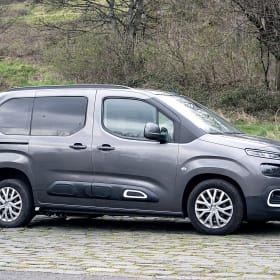  Edinburgh Easy Drive Camper (insurance included)