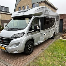 Camper.4000 – Luxury camper - Adria Matrix M 670SC (5 seats)