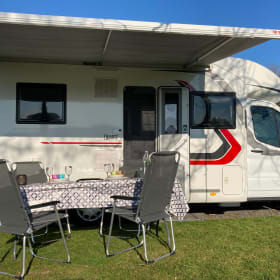 Droom op wielen! – Luxury family camper with very large living space