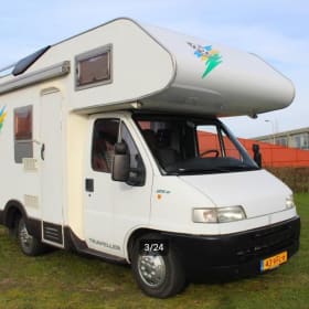 Sleek KNAUS Traveler 4p, 5.5m and double air conditioning!