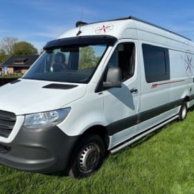 Geräumiger und luxuriöser Buscamper für 2 Personen