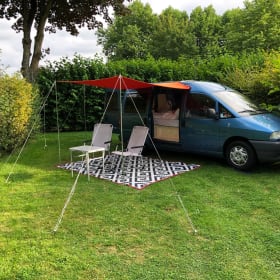 2p Peugeot campervan uit 1998